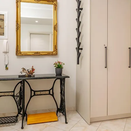 Daire Corfiatis Lux Apartment! *